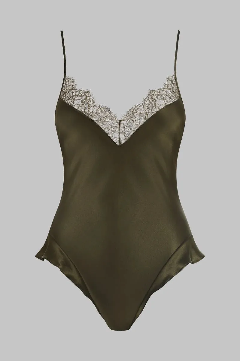 Maison Close Body String En Soie Et Dentelle - Rendez-vous Kaki 6 Maison Close Body String En Soie Et Dentelle - Rendez-vous Kaki – Image 4