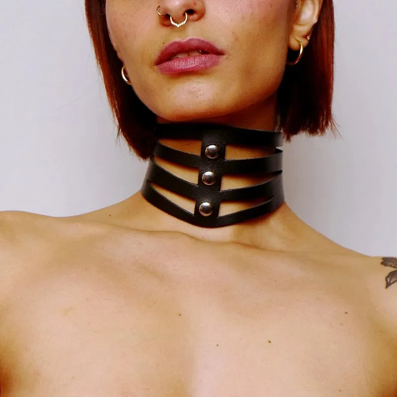 Dollhouse Collier Découpé En Cuir 3 Dollhouse Collier Découpé En Cuir