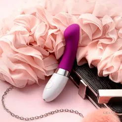LELO Vibromasseur Point G Gigi II - Violet 9 LELO Vibromasseur Point G Gigi II - Violet -Lingerie Soldes gigi2violetmood2 lelo