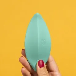 Romp Galet Vibrant Wave -Lingerie Soldes rmp wave lifestyle image hand close tif