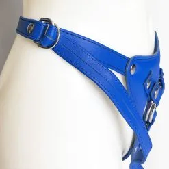 The Sinners Harnais Pour Gode-ceinture Avec Attaches D-Ring - Cuir Souple Bleu -Lingerie Soldes strapon bleu ouvert doubleanneaux grosplananneaux