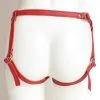 The Sinners Harnais Pour Gode-ceinture Avec Plastron Amovible Et Attaches D-Ring - Cuir Souple Rouge -Lingerie Soldes strapon rouge plein anneaux dos 1