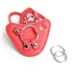 The Sinners Harnais Pour Gode-ceinture Avec Plastron Amovible Et Attaches D-Ring - Cuir Souple Rouge -Lingerie Soldes strapon rouge plein anneaux seul 1