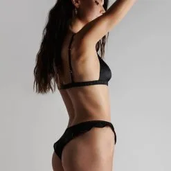 Maison Close Tanga En Soie - Rendez-vous Noir 14 Maison Close Tanga En Soie - Rendez-vous Noir -Lingerie Soldes tanga rendez vous noir 4