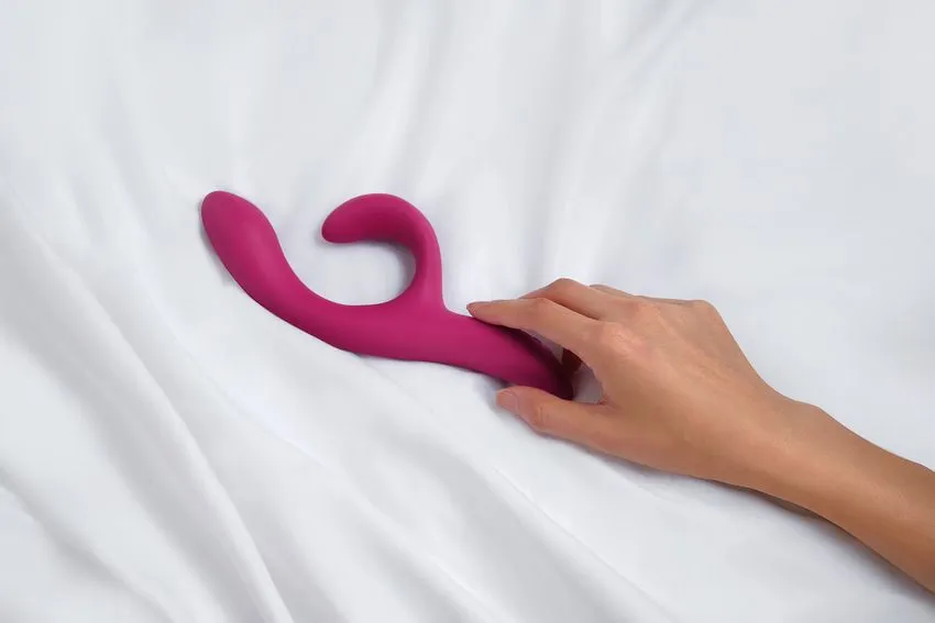 We-Vibe Vibromasseur Rabbit Contact Permanent - Nova 2 Fuschia 8 We-Vibe Vibromasseur Rabbit Contact Permanent - Nova 2 Fuschia – Image 6